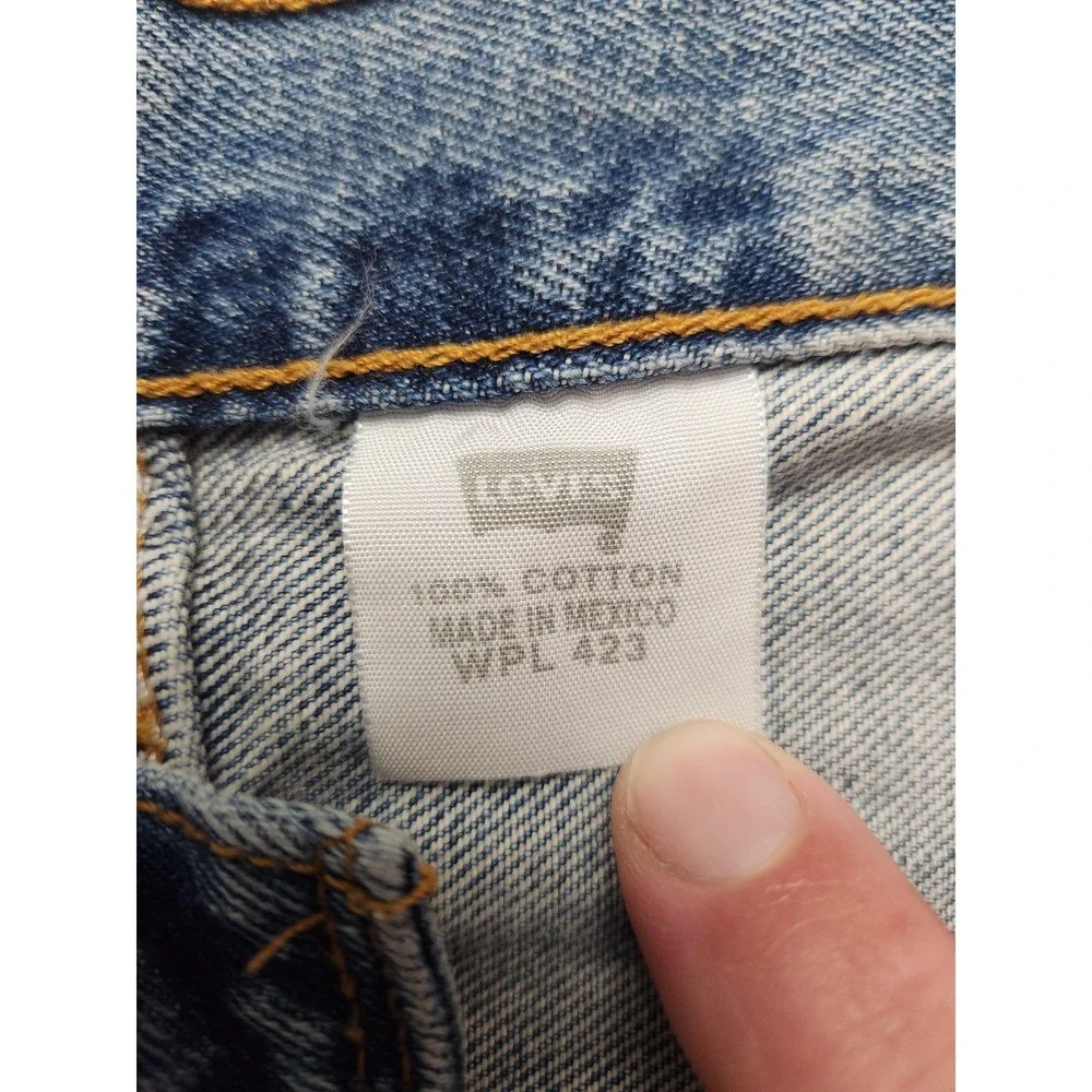 Levis 501 Jeans Mens 32x32 Blue Medium Wash Straight Leg Button Fly Denim Pants
